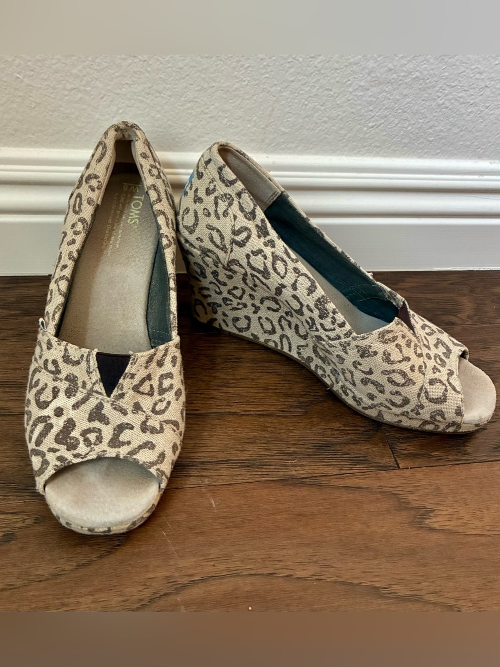 TOMS Espadrille Leopard Beige Wedge Sandals Canvas Platform Rope Wedges Women 8